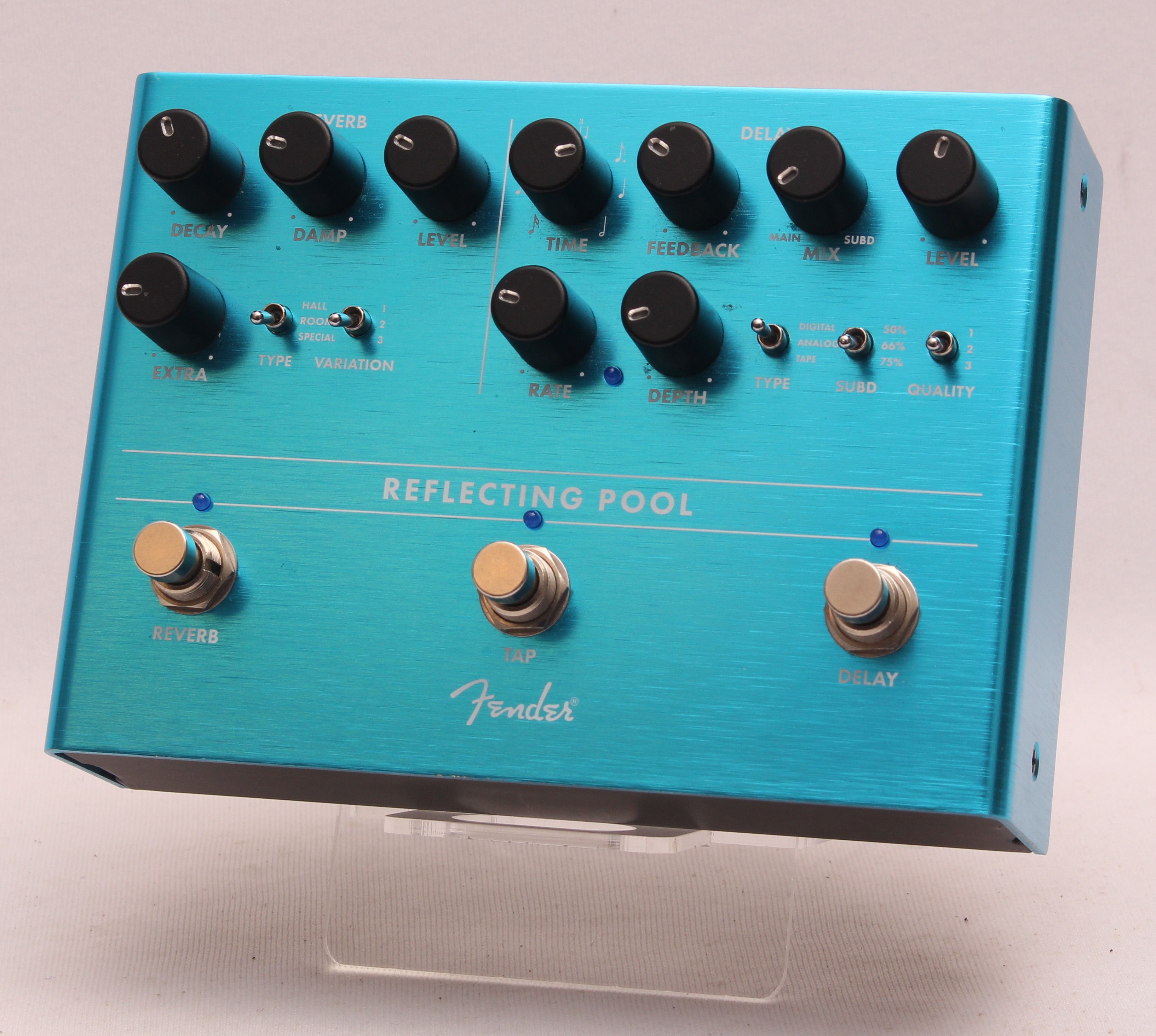 Pre-owned Fender Reflecting Pool Dual Delay & Reverb Guitar Pedal